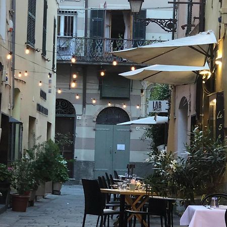 Апартаменты La Casa Sulla Piazzetta Альбенга Экстерьер фото